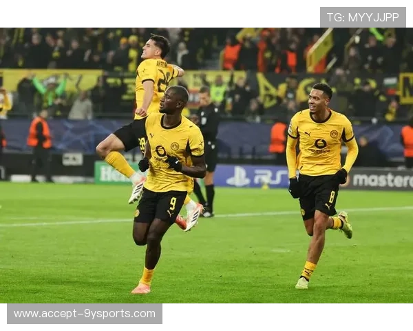 比利亚雷亚尔足球俱乐部历史沿革与辉煌成就分析